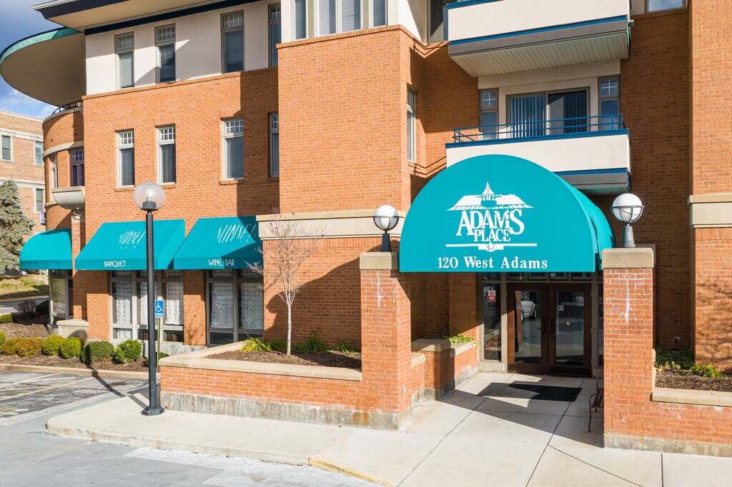 Adams Place Apartments in Kirkwood, MO