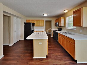 7799 Cobblesprings Dr in Avon, IN - Foto de edificio - Building Photo