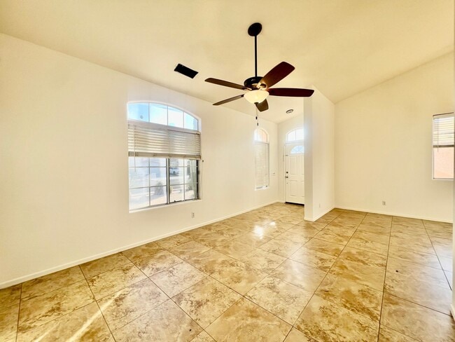 68330 Pasada Rd in Cathedral City, CA - Building Photo - Building Photo