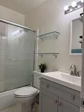 11652 Chenault St in Los Angeles, CA - Building Photo - Building Photo