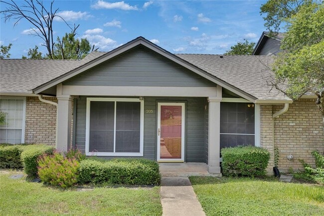 property at 1015 E Yager Ln