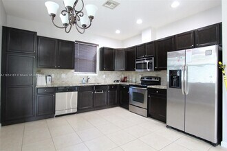 2927 Cascada Isle Way in Hollywood, FL - Building Photo - Building Photo