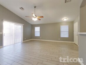 8610 W Echo Ln in Peoria, AZ - Foto de edificio - Building Photo