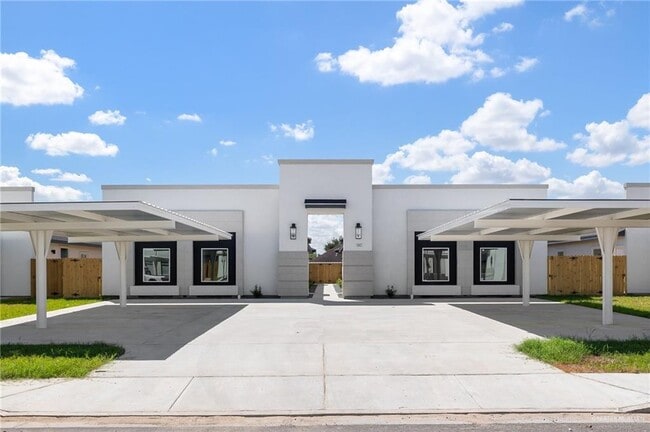 property at 12 Sugar Gdn Dr