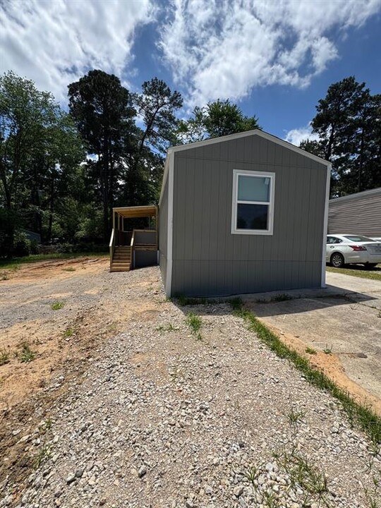 13715 Brigadier Dr in Willis, TX - Building Photo