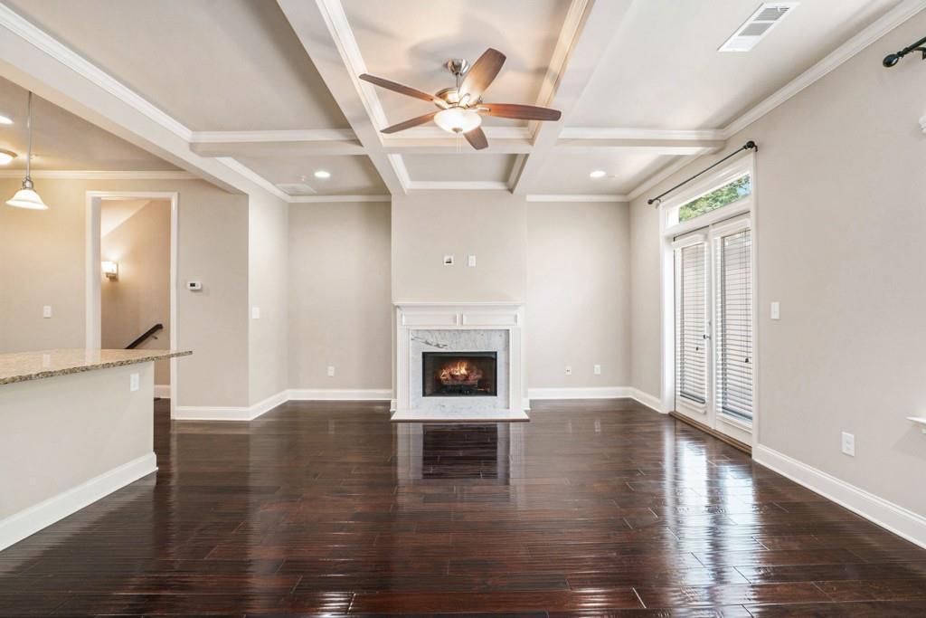 612 Luckett Ct in Smyrna, GA - Building Photo