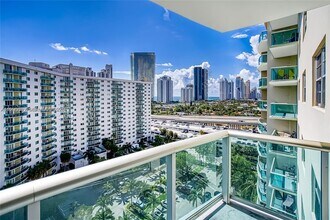 19390 Collins Ave, Unit 1420 in Sunny Isles Beach, FL - Building Photo - Building Photo