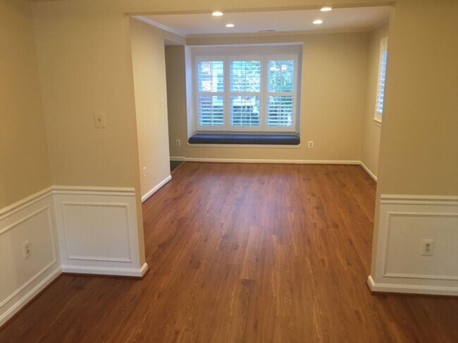 6704 Kenwood Forest Ln in Bethesda, MD - Building Photo - Building Photo