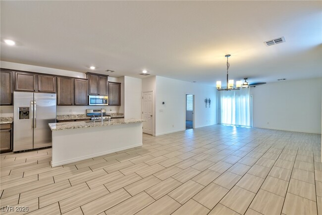 988 Edel Hest Ave in North Las Vegas, NV - Building Photo - Building Photo