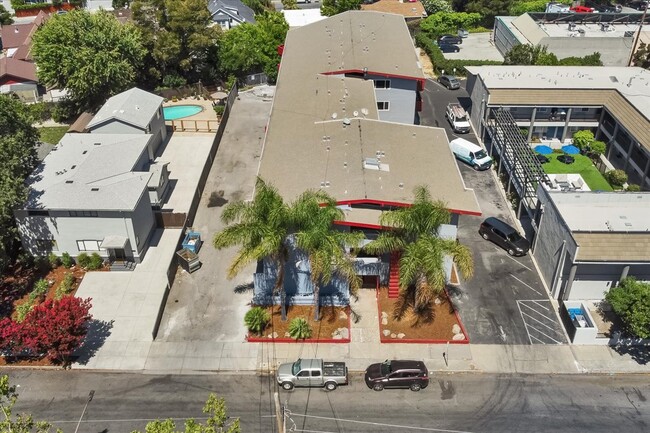 Harrison St Apartments in Redwood City, CA - Building Photo - Building Photo