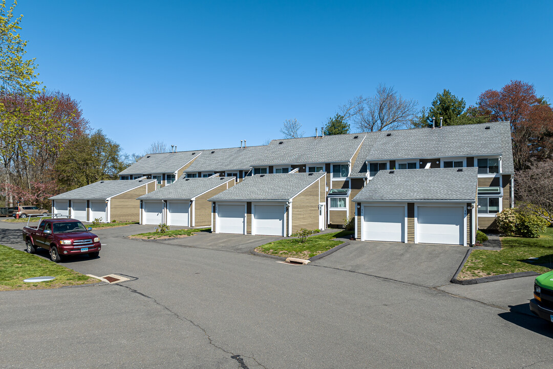 Talcott Acres Condominiums in Weatogue, CT - Building Photo