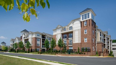Fairchase in Fairfax, VA - Foto de edificio - Building Photo