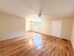 220 Ennis St in Saraland, AL - Building Photo - Building Photo