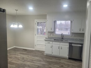 3335 Elder Mountain Rd in Chattanooga, TN - Foto de edificio - Building Photo