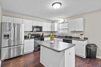 9928 Comb Run Ct in Avon, IN - Building Photo - Building Photo