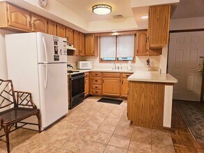 258 Lee St in Elmwood Park, NJ - Building Photo - Building Photo