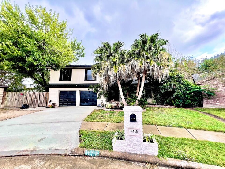 10718 Sagewind Ct in Houston, TX - Foto de edificio