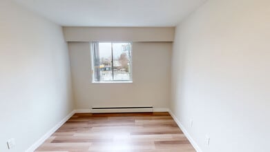 8675 French in Vancouver, BC - Building Photo - Building Photo