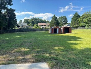 138 Nantahala Dr in Linden, NC - Building Photo - Building Photo