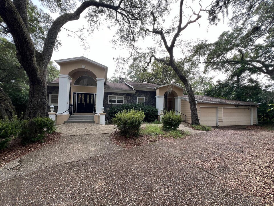 902 Whisperwood Ln S in Fort Walton Beach, FL - Building Photo