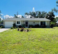 2450 Strawlawn St in Port Charlotte, FL - Building Photo