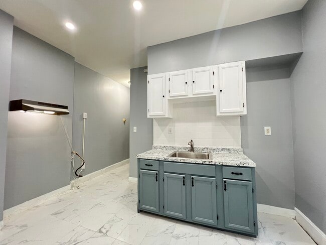 95 Bostwick Ave, Unit 1A