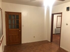 676 Convery Blvd in Perth Amboy, NJ - Building Photo