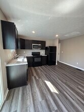 2202 Pine Valley Dr in Hamilton, OH - Building Photo - Building Photo