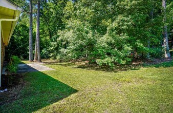 5765 Dobson Dr in Fayetteville, NC - Foto de edificio - Building Photo