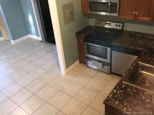 1200 Wallace St-Unit -A,B,C in Coral Gables, FL - Building Photo - Building Photo
