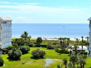 6650 Sunset Way in St Pete Beach, FL - Building Photo - Building Photo