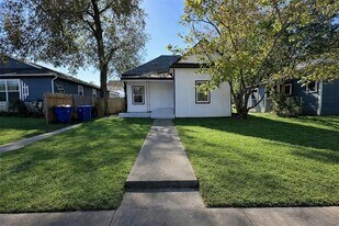 522 E Woodard St in Denison, TX - Building Photo