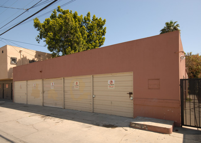 2065 Locust in Long Beach, CA - Foto de edificio - Building Photo