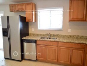 11156 Forest Ave in Thornton, CO - Foto de edificio - Building Photo