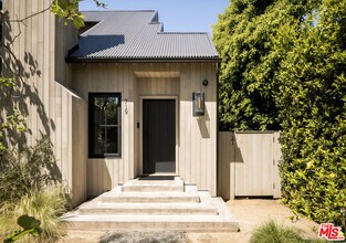 719 San Lorenzo St in Santa Monica, CA - Building Photo - Building Photo