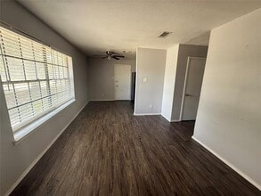 107 Ray St in Arlington, TX - Building Photo - Building Photo