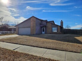 1400 Peach Tree Ln in Norman, OK - Building Photo