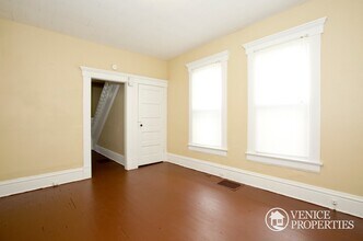 242 E Patterson Ave in Columbus, OH - Building Photo - Building Photo