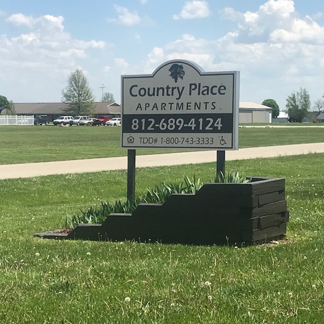 Country Place Apartments in Osgood, IN - Building Photo