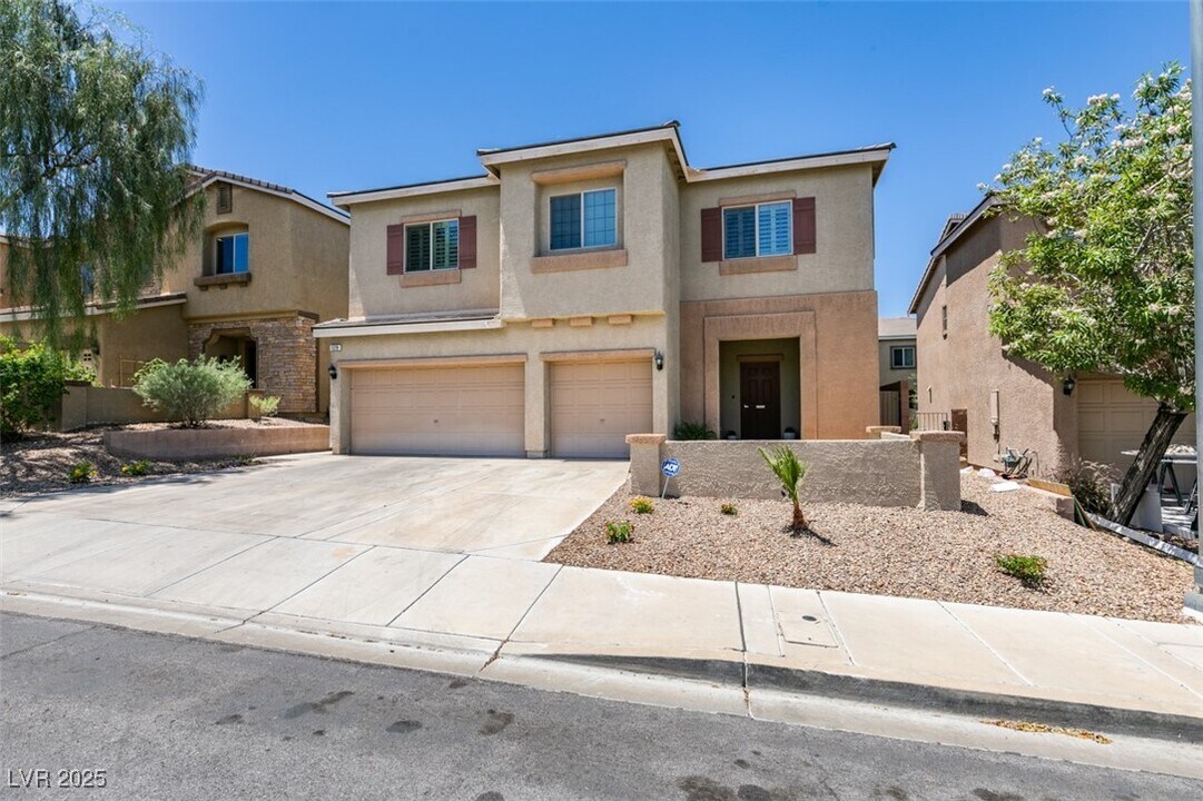 129 Errogie St in Henderson, NV - Building Photo