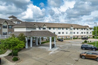 Copper Shores Village in Des Moines, IA - Building Photo - Building Photo
