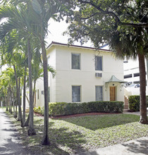 126 Calabria Ave in Coral Gables, FL - Building Photo - Building Photo