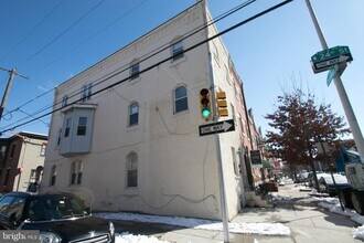 2351 Christian St in Philadelphia, PA - Building Photo - Building Photo