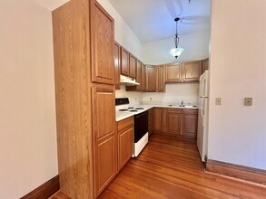 214 Wood St, Unit 6 in Belmont, WI - Building Photo - Building Photo