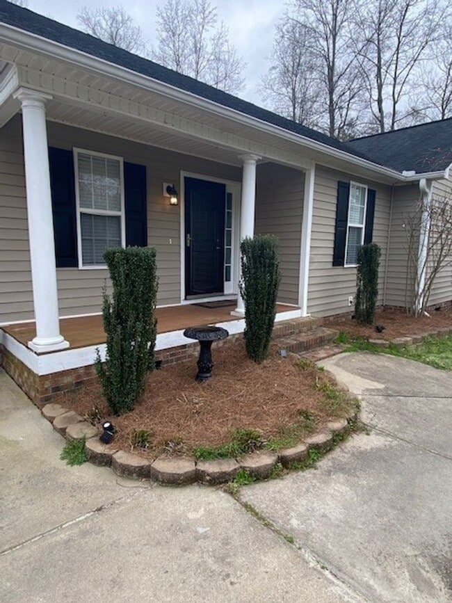 630 Madison Ave in Princeton, NC - Building Photo - Building Photo