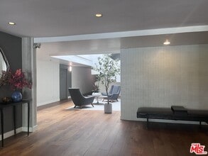 1134 Alta Loma Rd in West Hollywood, CA - Building Photo - Building Photo