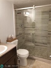 300 Oregon St-Unit -409 in Hollywood, FL - Building Photo - Building Photo