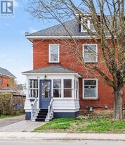 51 McGill St N in Smiths Falls, ON - Building Photo