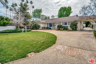 19732 Henshaw St in Woodland Hills, CA - Building Photo