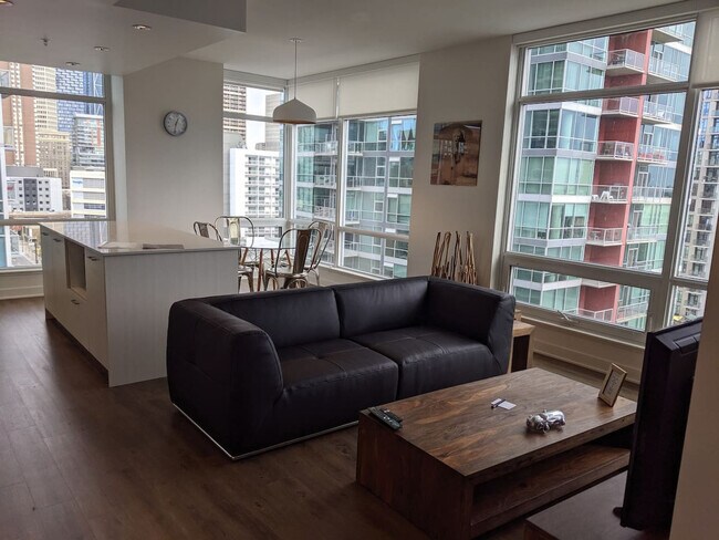 202-214 14 Ave SW in Calgary, AB - Building Photo - Building Photo